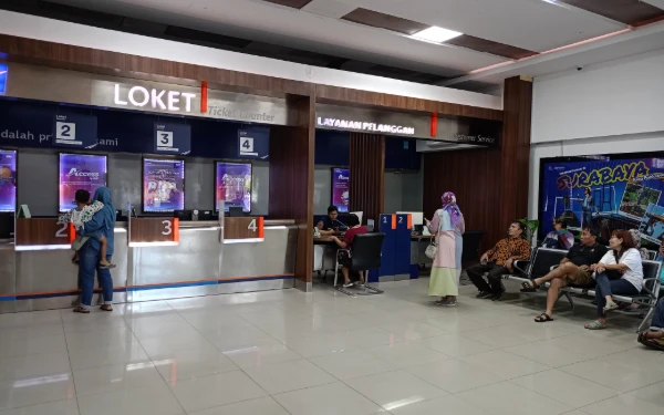 Thumbnail Berita - Tiket Kereta KAI Desember 2025 Resmi Dibuka, Awas Kehabisan, Buruan Booking!