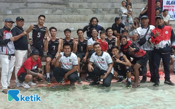 Thumbnail Berita - Tumbangkan Bimantara Karangasem, Porbon Bontihing Juarai Kompetisi Voli Buleleng Indrapura Cup ll