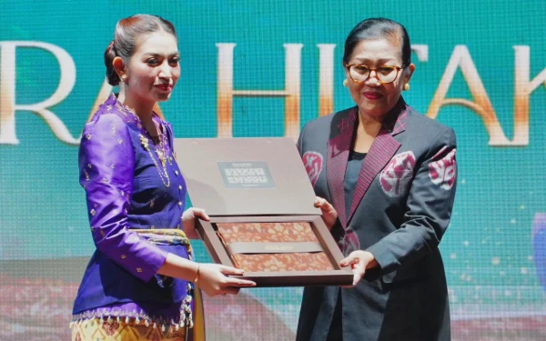 Thumbnail Berita - Selvi Gibran Dorong UMKM dan Desainer Bali Berinovasi Tanpa Tinggalkan Jati Diri