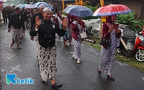 Thumbnail Berita - Boyongan Kantor Baru Desa Gondosuli Tulungagung, Lurah Berharap Tingkatkan Pelayanan Masyarakat