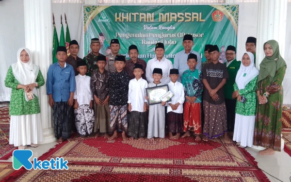 Thumbnail Berita - Khitanan Massal GP Ansor Joho: Sinergi Pemuda dan Pemerintah Desa Ringankan Beban Warga