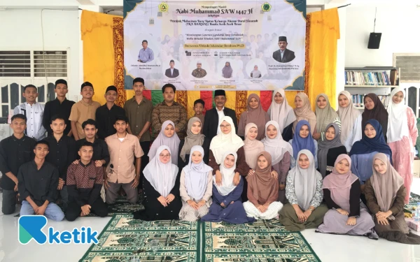 Thumbnail Berita - IKA DARHAS PW Banda Aceh Gelar Maulid Nabi Dirangkai Peusijeuk Mahasiswa Baru‎