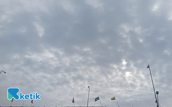 Thumbnail Berita - Kota Surabaya dan Lumajang Diprakirakan Diguyur Hujan Ringan 10 November 2025, Cek Info Cuaca Jawa Timur