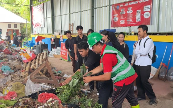 Thumbnail Berita - Akademisi Undiksha Hadirkan Inovasi, Transformasi TPS3R Jadi Destinasi Wisata Edukasi