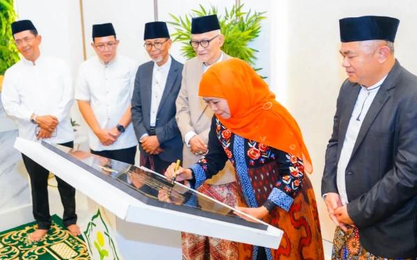 Khofifah Sebut Pesantren Al-Yasmin 'Antimainstream': Tempat Mencetak Santri Siap Jawab Dunia Digital