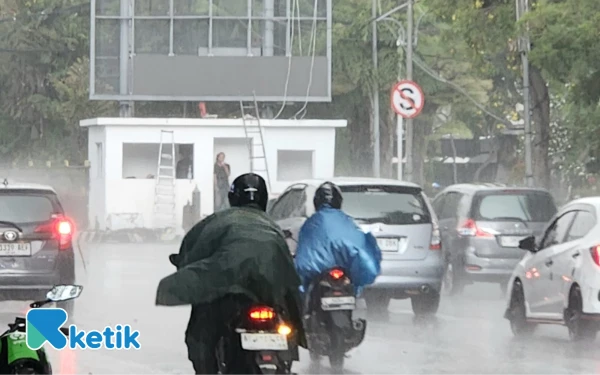 Thumbnail Berita - Cuaca Kota Jakarta 13 November 2025 Diprakirakan Berawan, Bengkulu Hujan Ringan