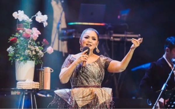 Thumbnail Berita - Vina Panduwinata Menangis di DPR: Soroti Royalti Lagu yang Belum Adil untuk Pencipta