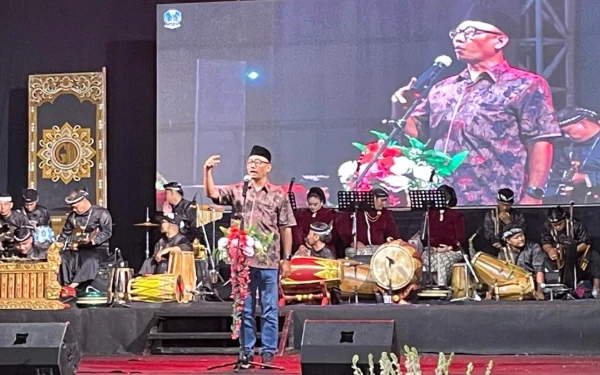 Thumbnail Berita - Dibalik Kehebohan Campursari Percil Cs di Ponorogo! Strategi DPRD Jatim Selamatkan Warisan Leluhur