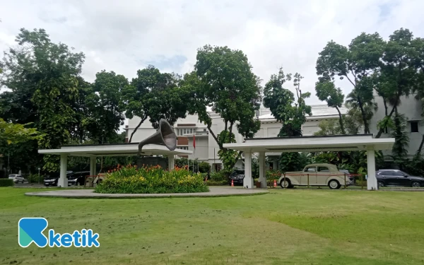 Thumbnail Berita - Taman Tjerme Malang Masih Asri, Gramophone dan Mobil Tua yang Tetap Terjaga Kebersihannya