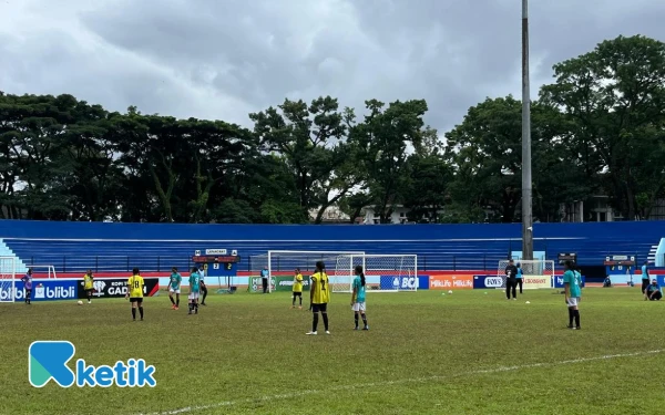 Thumbnail Berita - Gali Potensi Pesepak Bola Putri, 1.918 Siswa Meriahkan MilkLife Soccer Challenge Malang