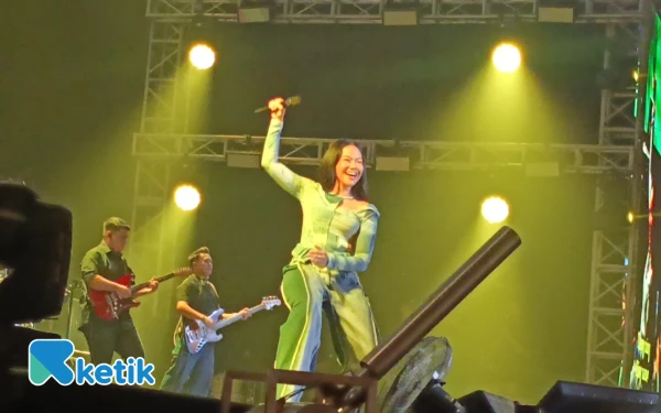 Thumbnail Berita - Livin’ Music Fest Mandiri Persembahkan Suara Loka Festival, Barasuara hingga Yura Yunita Hipnotis Penonton