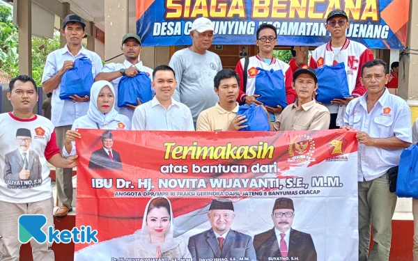 Thumbnail Berita - Aksi Nyata, Gerindra Cilacap Bersama Novita Wijayanti Bagikan 400 Sembako untuk Korban Longsor