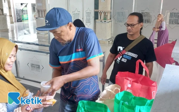 Thumbnail Berita - Ketik.com Wujudkan Gerakan “Andum Sitik Eding” Lewat Baksos di Bantul dan Sleman