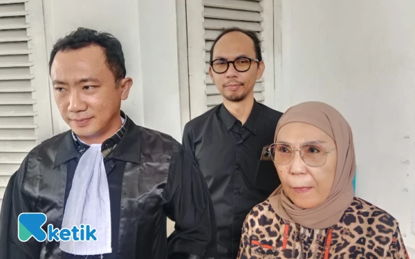 Thumbnail Berita - Sidang Eksepsi Ditunda, Alex Noerdin Dirujuk ke RS Siloam Jakarta untuk Perawatan Intensif