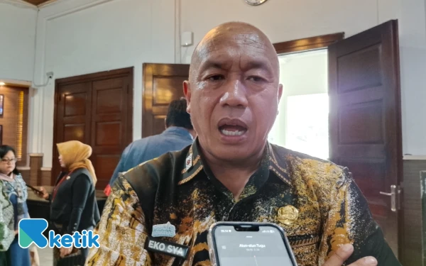 Thumbnail Berita - Persiapan Relokasi Sementara, Lapak Bekas Pedagang Pasar Gadang Mulai Dibongkar