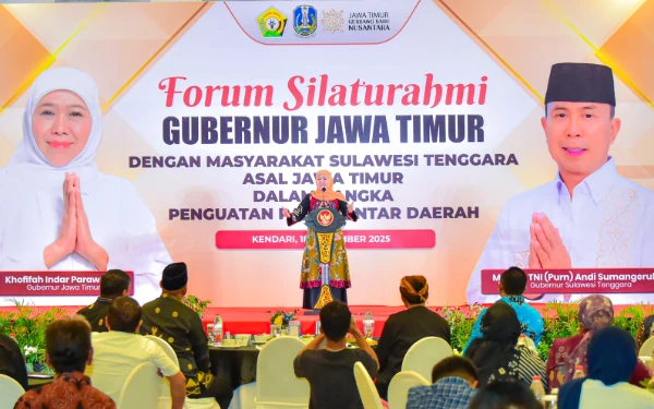 Thumbnail Berita - Gubernur Khofifah Silaturahim dengan Masyarakat Asal Jatim di Sultra, Ajak Kuatkan Jejaring