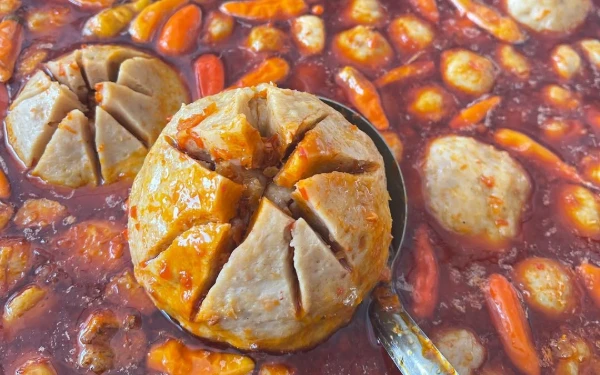 Thumbnail Berita - Rekomendasi 5 Bakso Pedas di Malang, Bikin Keringetan tapi Nagih!