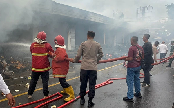 Kios Pasar Menanga Karangasem Bali Terbakar Tepat Hari Raya Galungan