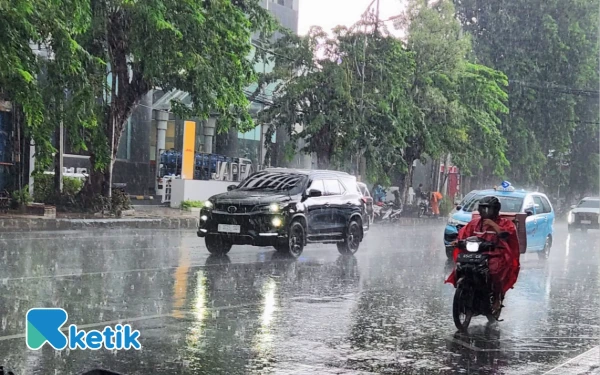 Thumbnail Berita - Cuaca Kota Medan 19 November 2025 Diprakirakan Hujan Ringan, Mataram Cerah Berawan