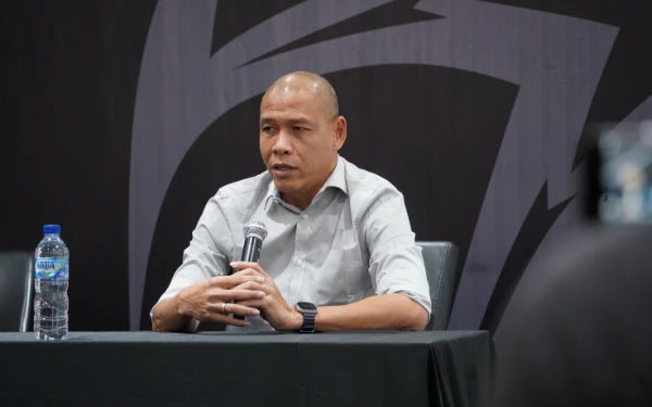 Thumbnail Berita - Resmi! Nova Arianto Promosi, Dipercaya PSSI Latih Timnas Indonesia U-20