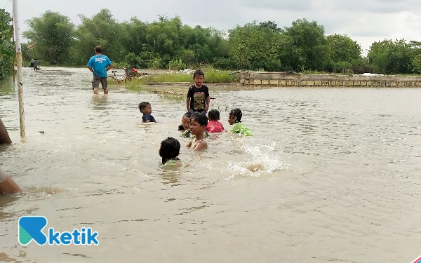Thumbnail Berita - Awal Musim Hujan, Dua Kecamatan di Gresik Terendam