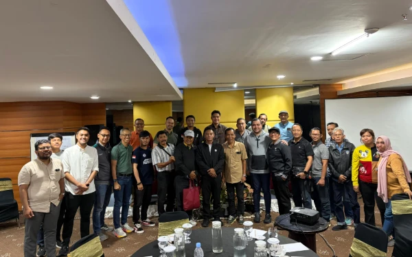 Thumbnail Berita - Profil Arderio Hukom, Ketua KONI Surabaya 2025-2029