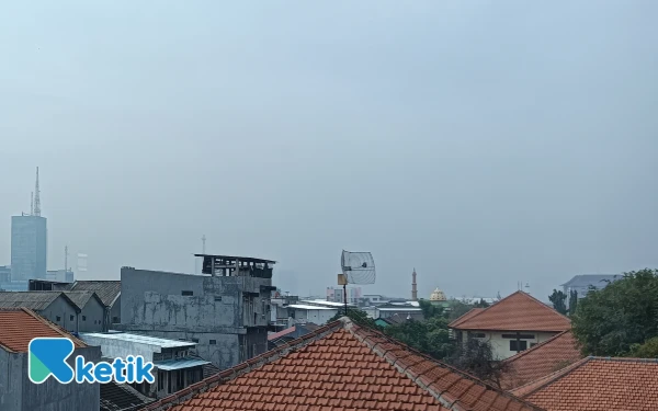 Thumbnail Berita - Kota Surabaya dan Bangkalan Diprediksi Hujan Ringan Hari Ini! Cek Daerahmu Sekarang