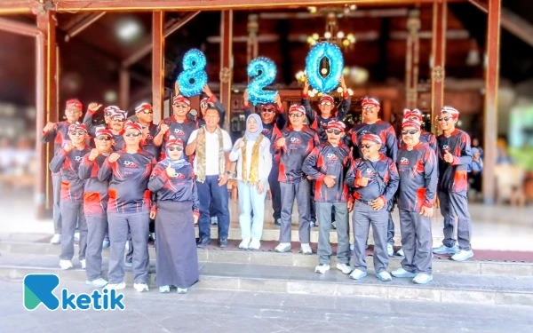 Thumbnail Berita - Absen di Pendopo Tulungagung, Camat Kalidawir Malah Ikuti Baris Kreasi Ketandan 2025