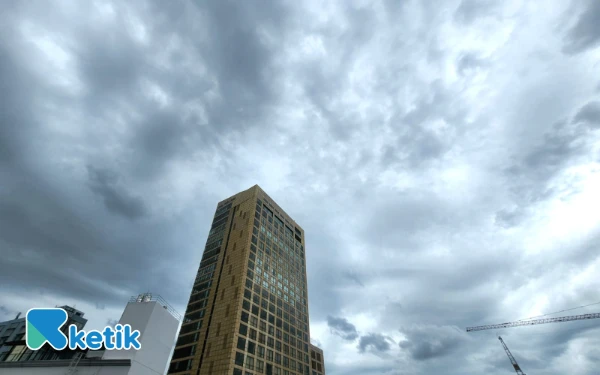 Thumbnail Berita - BMKG: Cuaca Semarang Berawan, Sejumlah Kota Lain Berpotensi Hujan Ringan