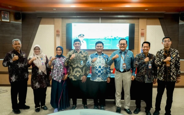 Thumbnail Berita - Bupati Tegal Paparkan Komitmen KIP di Uji Publik Akhir, Panelis Dorong Peraturan Daerah Spesifik