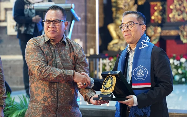 Thumbnail Berita - Mendiktisaintek Ajak Gen-Z Calon Pemimpin Bangsa untuk Berpikir Global