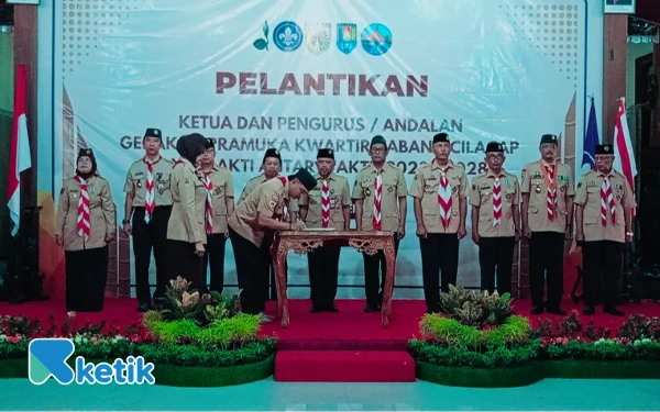 Bupati Cilacap Lantik Sadmoko Danardono sebagai Ketua Kwarcab Pramuka PAW 2023–2028