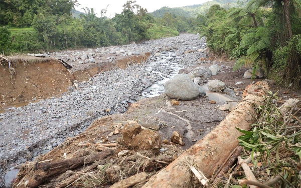 Thumbnail Berita - Duka Sumatera Barat Meluas: Korban Jiwa Capai 129 Orang, 118 Masih Hilang