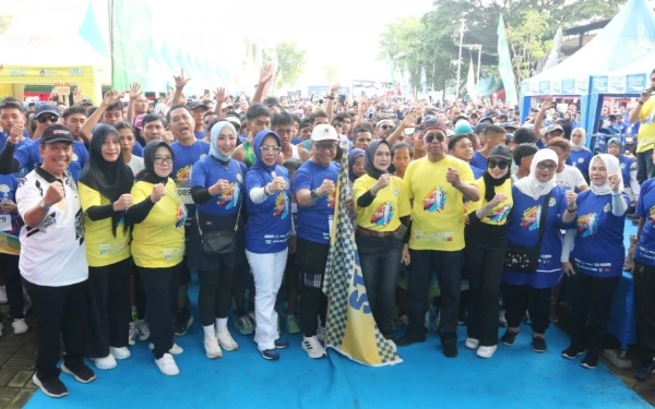 Meriah, Lebih dari Seribu Pelari Ikuti IKA Unair Sidoarjo Fun Run 5K
