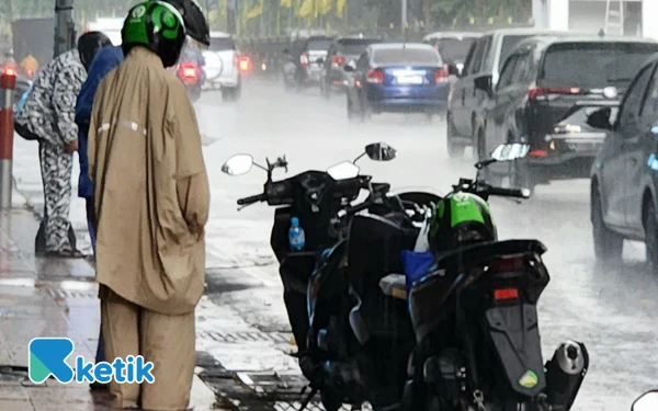 Thumbnail Berita - BMKG: Cuaca Kota Bandung 2 Desember 2025 berawan, Sejumlah Kota Lain Hujan Ringan