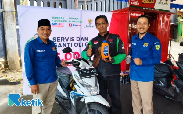 Thumbnail Berita - Layanan Servis dan Ganti Oli Gratis Baznas Kota Malang Jadi Rebutan Ratusan Ojol