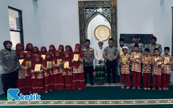 Thumbnail Polres Situbondo Gelar PADI BERKAH, 50 Mushaf Al-Qur’an Diserahkan untuk Santri TPQ