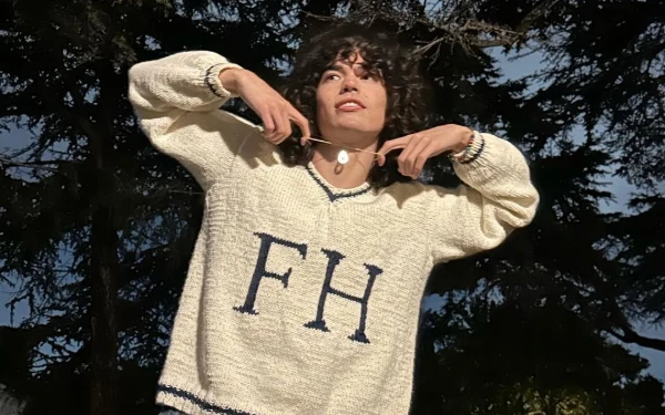 Thumbnail Berita - Makna “Heather”: Lagu Patah Hati yang Jadi Tren Manis Tiap 3 Desember