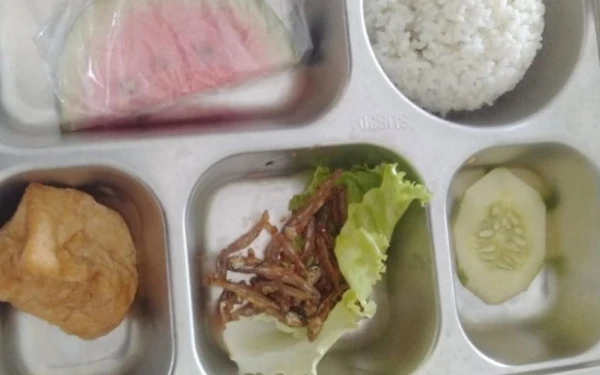 Ironi MBG Banyuwangi: Menu ‘Bergizi’ Anak TK Cuma Ikan Teri Goreng, DPRD Soroti Pelanggaran Standar!