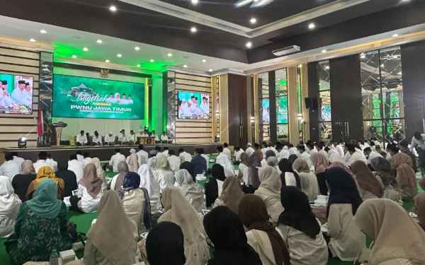 Thumbnail 91 Ribu Nahdliyyin Hadiri Istighotsah Akbar PWNU Jatim, Doa Bersama Demi Keselamatan Bangsa dari Bencana