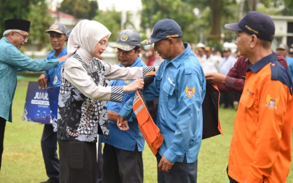 Wali Kota Kediri Luncurkan Kawasan Parkir Digital dan Apresiasi Juru Parkir Berprestasi