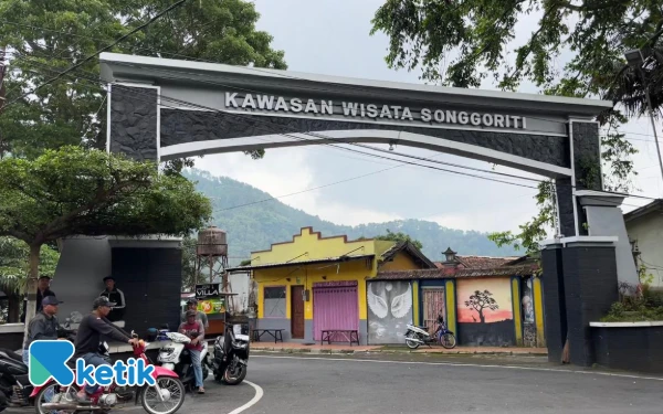 Thumbnail Rahasia Vila Murah Meriah di Songgoriti Kota Batu Terungkap! Intip Cara Unik Pramuwisata Rebutan Pelanggan, Ada Kode Etiknya