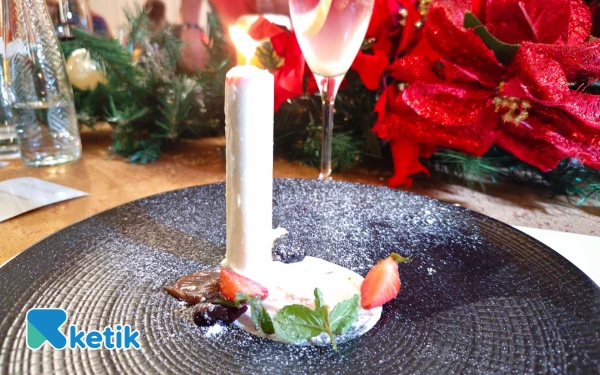 Thumbnail Berita - Lezatnya Wishing Candle, Hidangan Dessert Kaya Rasa Saat Berada Dalam Mulut