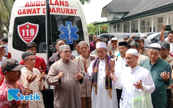 Thumbnail Berita - Tokoh Majelis Taklim Palembang Kawal Haji Alim di Persidangan, Beri Dukungan Moral