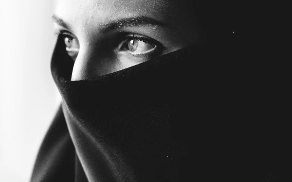 Thumbnail Berita - Denda Dua Kali Lipat bagi Pelanggar! Kazakhstan Sahkan UU Larangan Niqab di Publik