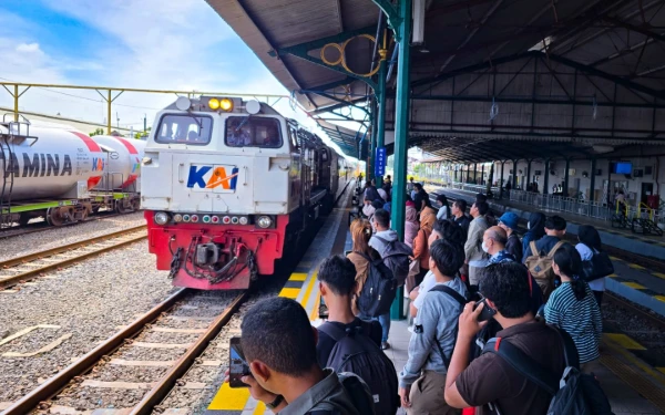Volume Penumpang di Stasiun KAI Daop 7 Madiun Tembus 474.945 Pelanggan,