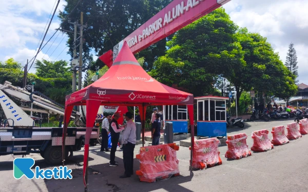 Thumbnail Berita - ‎Meski Muncul Penolakan, Dishub Tetap Uji Coba Manual Gate Parkir Alun-alun Kota Batu