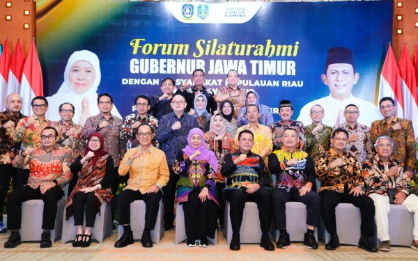 Thumbnail Berita - Forum Silaturahim Masyarakat Kepulauan Riau asal Jatim! Gubernur Khofifah Ajak Guyub Rukun Trengginas Berpartisipasi Dalam Pembangunan Daerah Rantau