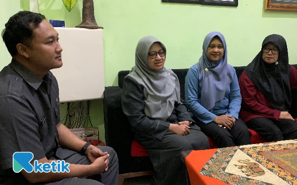 Menu MBG di Blitar Viral Berisi Telur Mentah Dirapel Tiga Hari: Sekolah dan Penyedia Saling Bantah, Publik Kian Resah