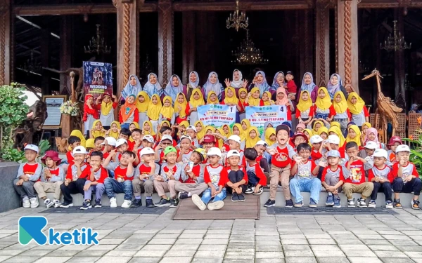 Thumbnail Berita - RA NU Sumberdadi Adakan Outing Class di Blitar, Begini Harapan Nur Mardiyah